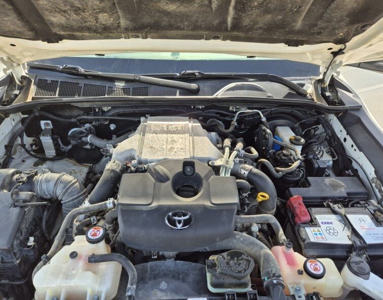 TOYOTA  HILUX 4x4 ***DOUBLE CAB***